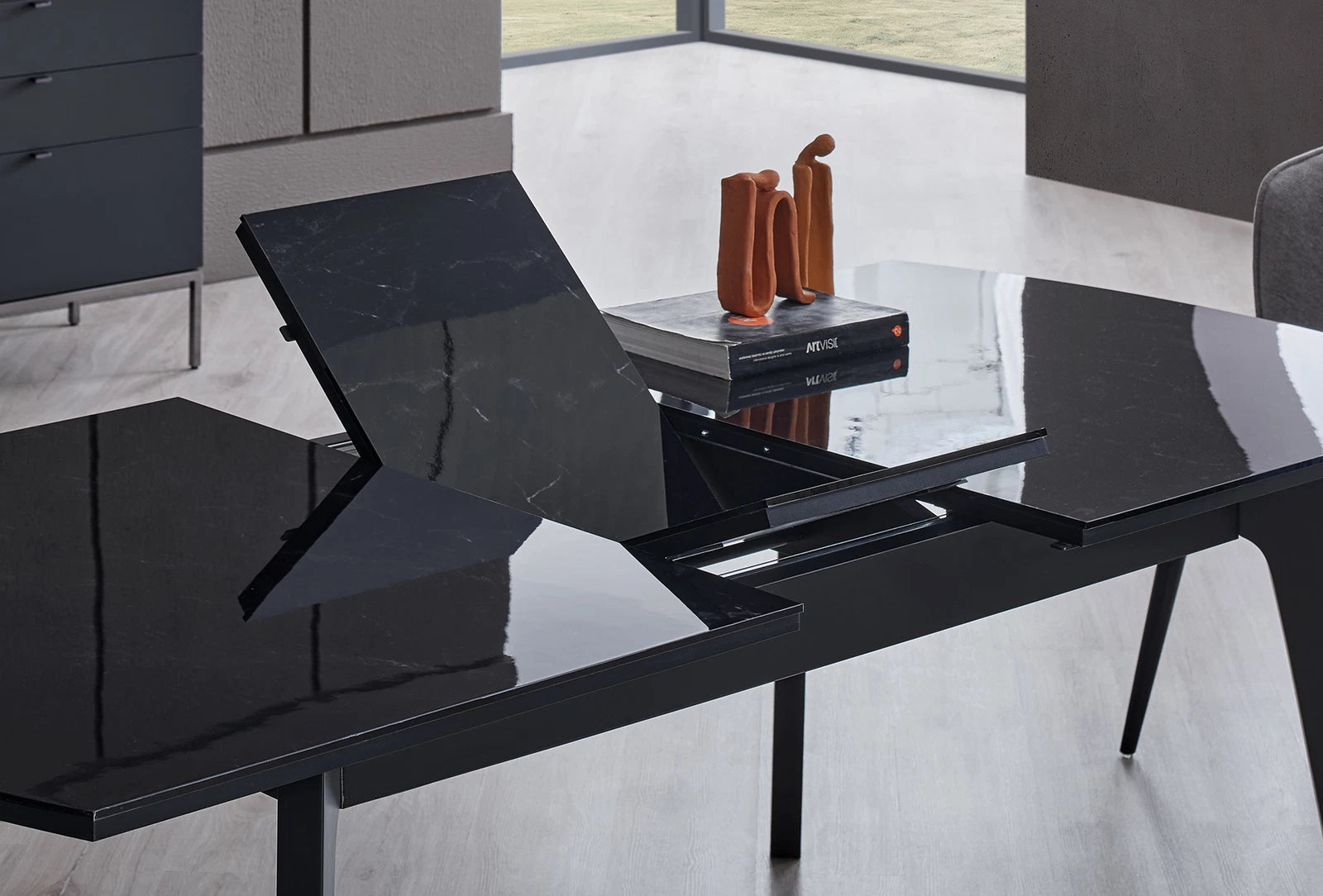 Legato extendable dining table