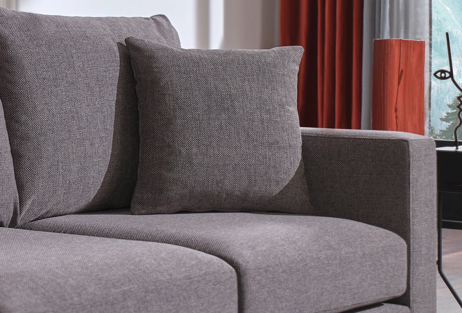 Linea 2-seater sofa