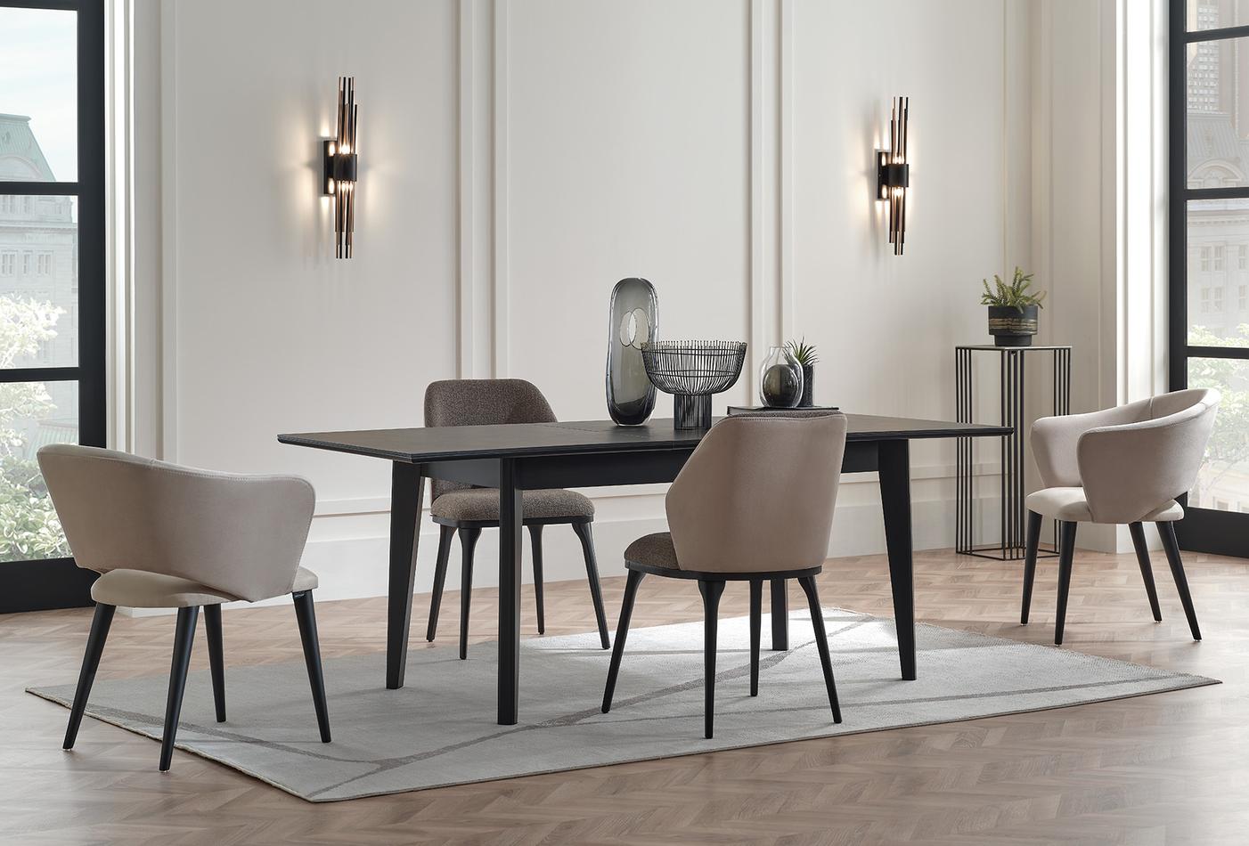 Riga extendable dining table
