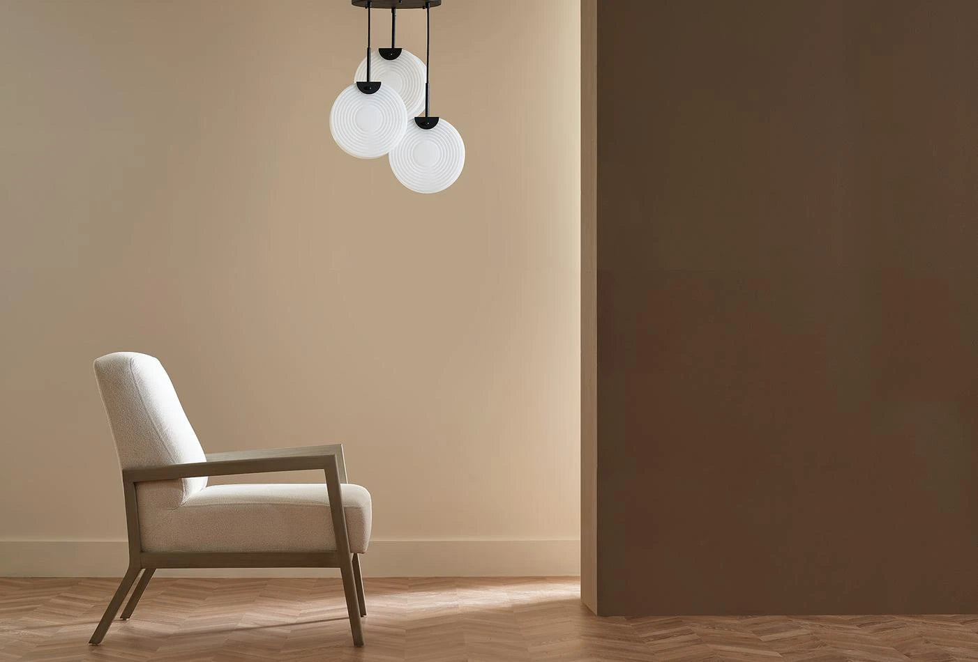 Sole triple pendant lamp