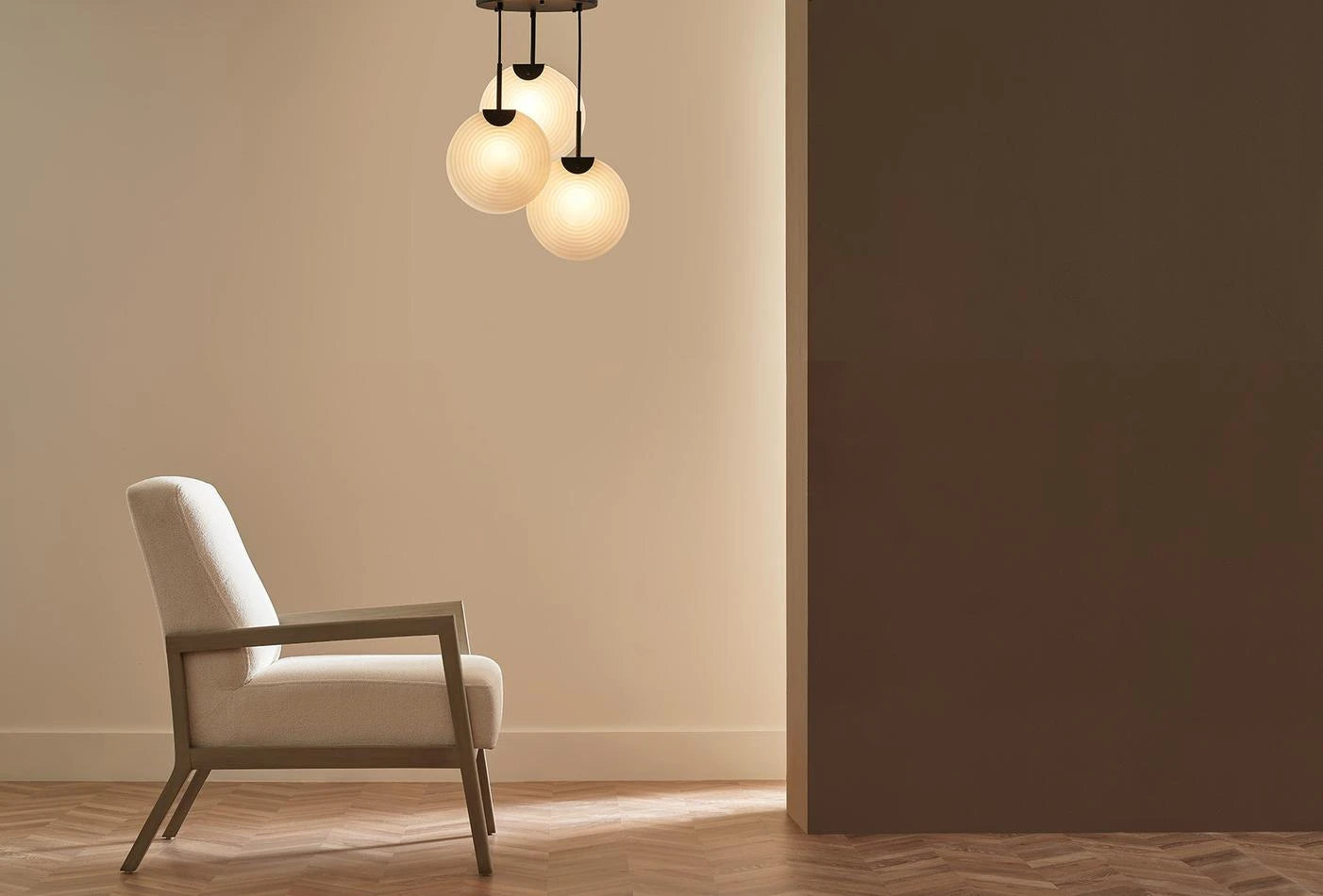 Sole triple pendant lamp