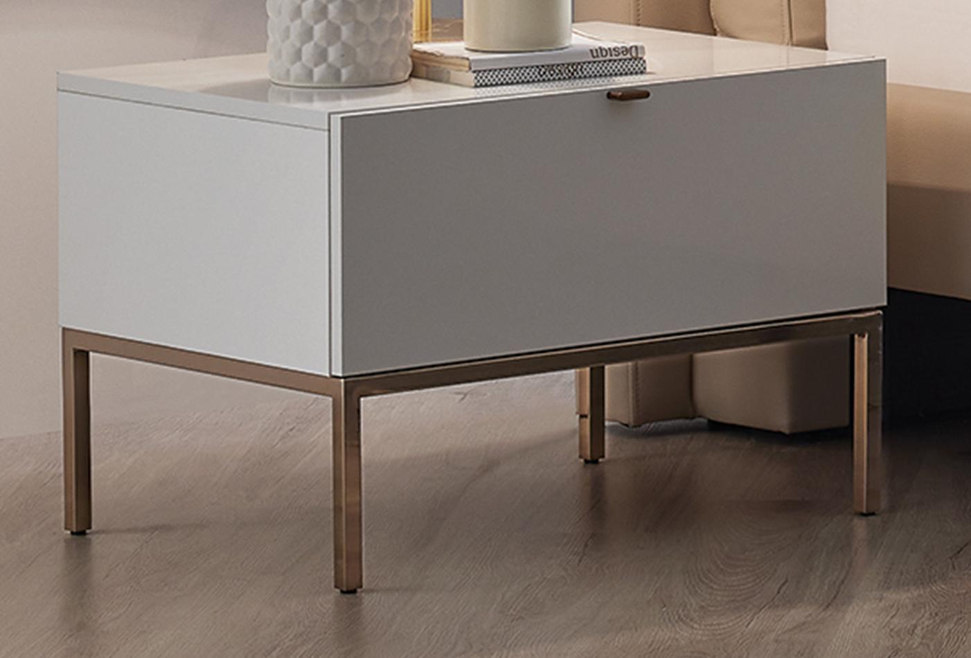 Legato bedside table